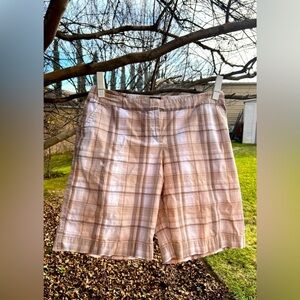 IZOD women’s Bermuda shorts